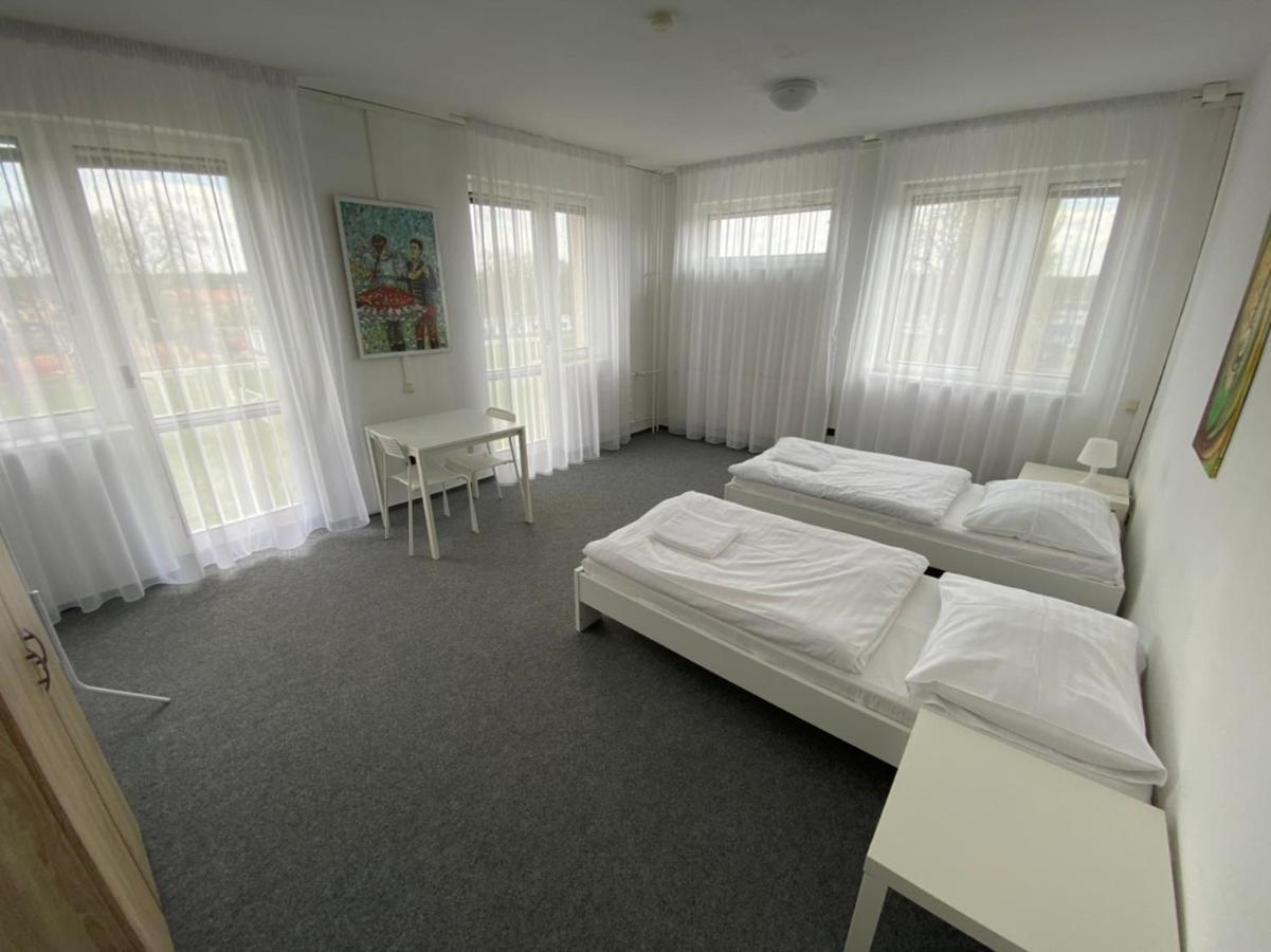 Ubytovna Kubra Hodonín Exteriör bild